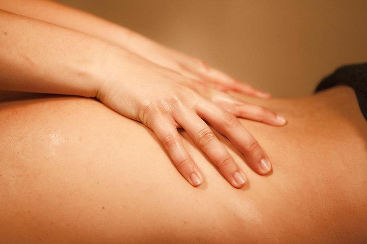 Entspannende Rückenmassage & Day SPA