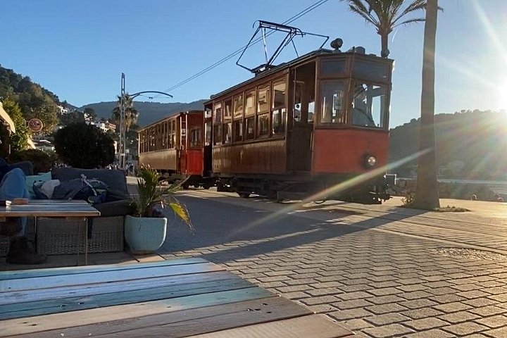 Mallorca Ganztagestour Valldemossa Deià und Sóller Erlebnis