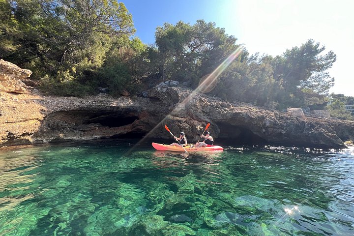 Alcudia: Geführte Seekajak- und Schnorcheltour (Tag und Sonnenuntergang)